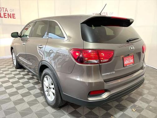 2020 Kia Sorento LX