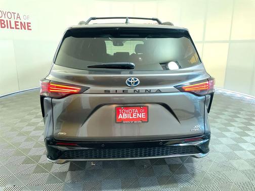 2022 Toyota Sienna XSE 7 Passenger