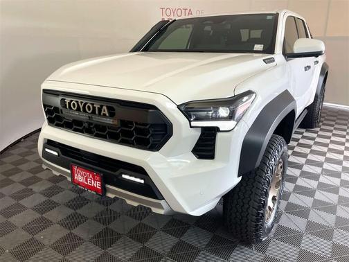 2025 Toyota Tacoma Hybrid Trailhunter