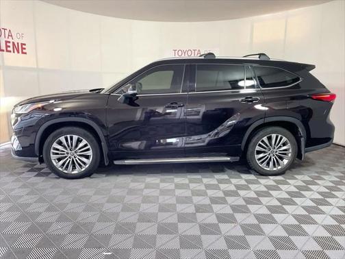 2022 Toyota Highlander Platinum