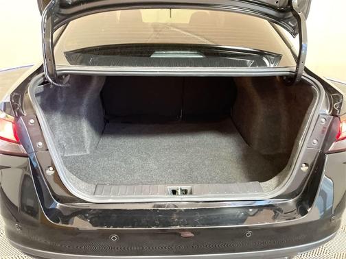 2022 Nissan Versa 1.6 S