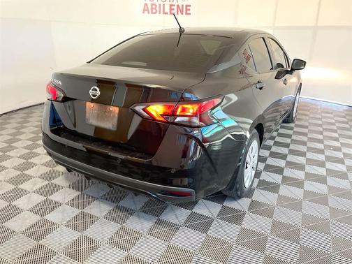 2022 Nissan Versa 1.6 S