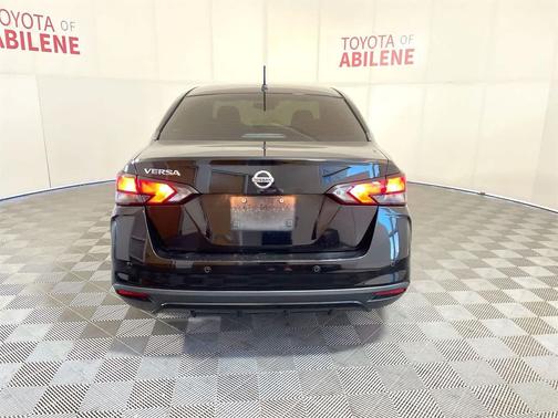2022 Nissan Versa 1.6 S