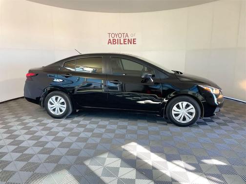 2022 Nissan Versa 1.6 S