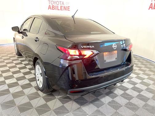 2022 Nissan Versa 1.6 S