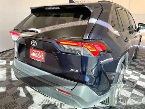 2020 Toyota RAV4 XLE Premium