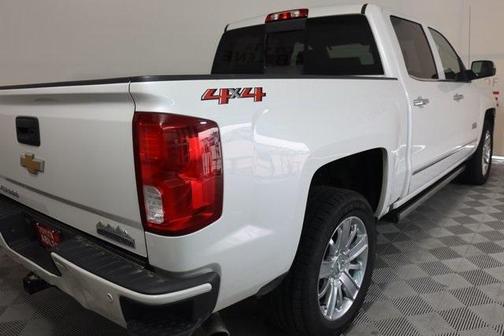 Photo 4 of 21 of 2018 Chevrolet Silverado 1500 High Country