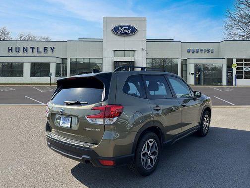 2024 Subaru Forester Premium