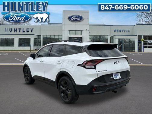 Glacial White Pearl 2025 Kia Sportage X-Line