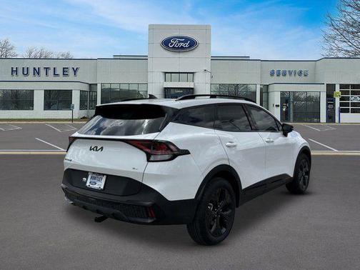 Glacial White Pearl 2025 Kia Sportage X-Line