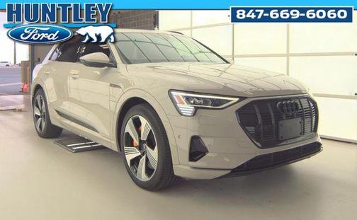 2022 Audi e-tron Premium Plus