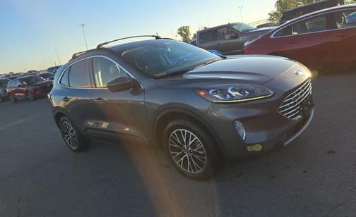 2022 Ford Escape Titanium