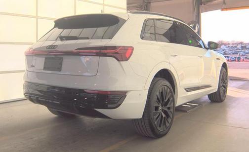 2024 Audi Q8 e-tron Prestige