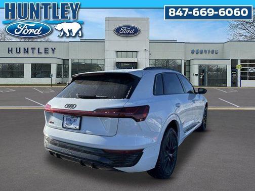 2024 Audi Q8 e-tron Prestige