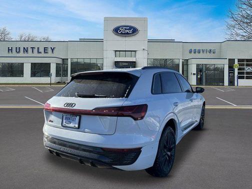 2024 Audi Q8 e-tron Prestige