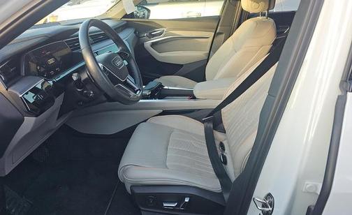 2024 Audi Q8 e-tron Prestige