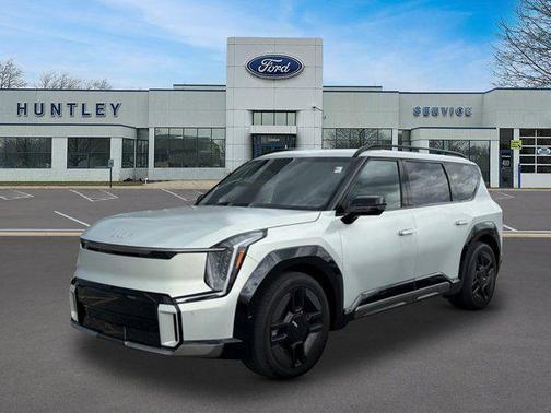 Ivory Silver Matte 2024 Kia EV9 GT-Line