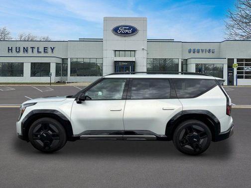 Ivory Silver Matte 2024 Kia EV9 GT-Line