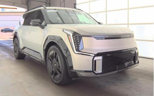 Ivory Silver Matte 2024 Kia EV9 GT-Line