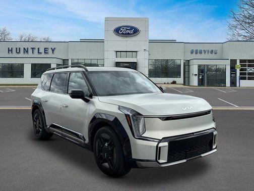 Ivory Silver Matte 2024 Kia EV9 GT-Line