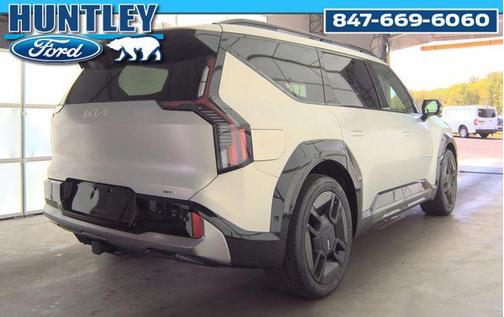Ivory Silver Matte 2024 Kia EV9 GT-Line