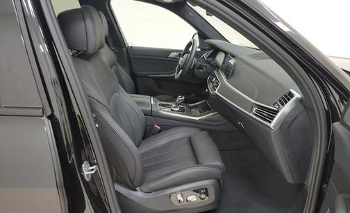 2022 BMW X7 M50i