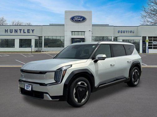 Ivory Silver 2024 Kia EV9 Land