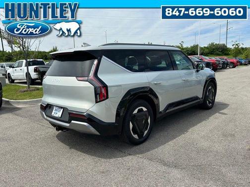 Ivory Silver 2024 Kia EV9 Land