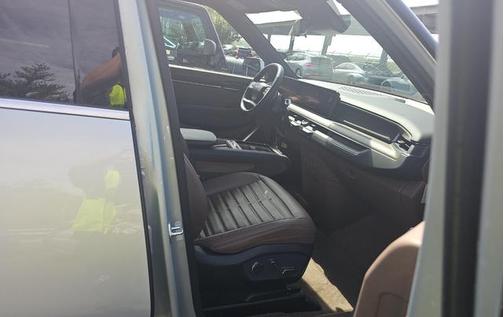 Ivory Silver 2024 Kia EV9 Land