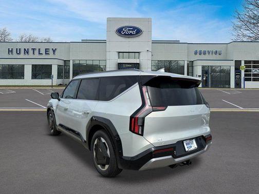 Ivory Silver 2024 Kia EV9 Land