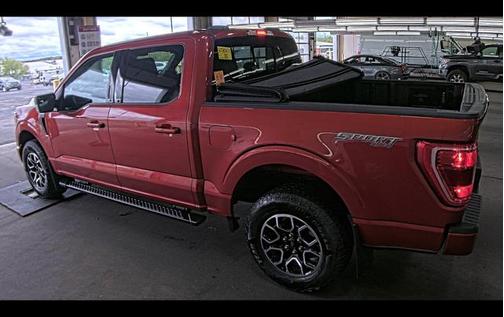 Hot Pepper Red Metallic Tinted Clearcoat 2023 Ford F-150 XLT