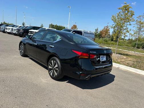 2022 Nissan Altima 2.5 SV