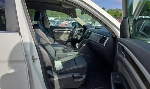 2022 Volkswagen Atlas 3.6L SE w/Technology