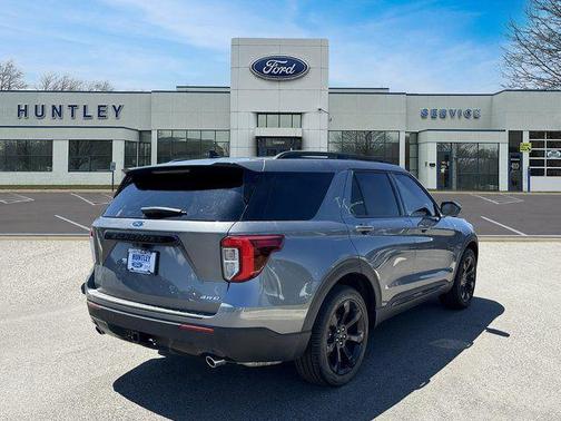 2024 Ford Explorer ST-Line