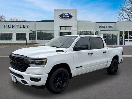 Bright White Clearcoat 2023 RAM 1500 Big Horn/Lone Star