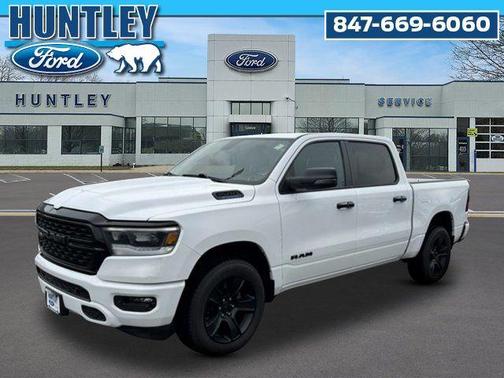 Bright White Clearcoat 2023 RAM 1500 Big Horn/Lone Star