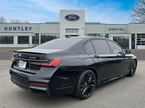 2022 BMW M760 xDrive