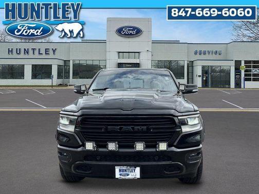 Diamond Black Crystal Pearlcoat 2022 RAM 1500 Laramie