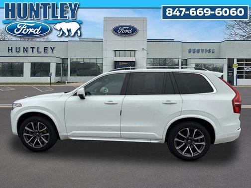 Crystal White 2018 Volvo XC90 T5 Momentum