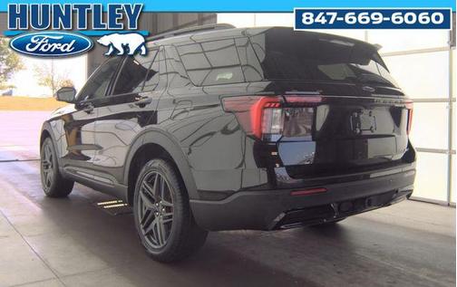 Black Metallic 2025 Ford Explorer ST-Line