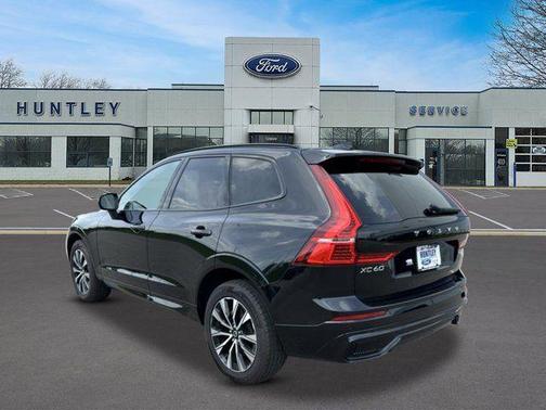 Onyx Black Metallic 2025 Volvo XC60 B5 Core