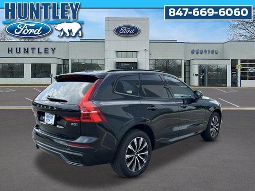 Onyx Black Metallic 2025 Volvo XC60 B5 Core