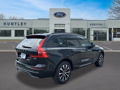 Onyx Black Metallic 2025 Volvo XC60 B5 Core