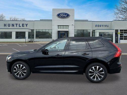 Onyx Black Metallic 2025 Volvo XC60 B5 Core