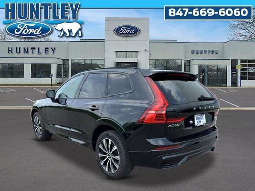 Onyx Black Metallic 2025 Volvo XC60 B5 Core