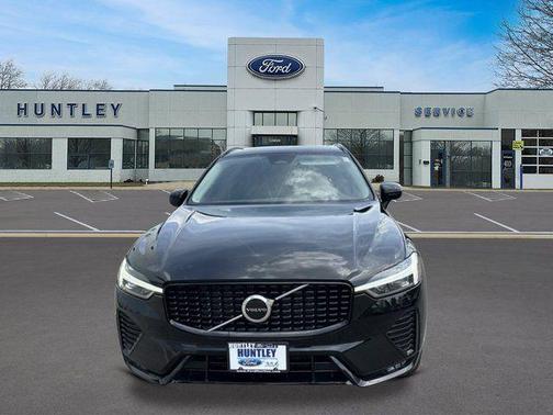 Onyx Black Metallic 2025 Volvo XC60 B5 Core