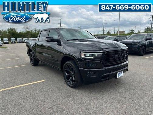 Diamond Black Crystal Pearlcoat 2021 RAM 1500 Limited