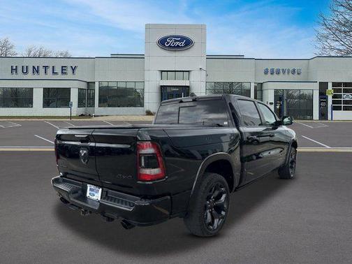 Diamond Black Crystal Pearlcoat 2021 RAM 1500 Limited