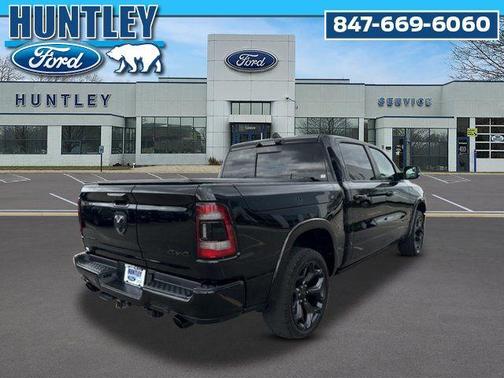Diamond Black Crystal Pearlcoat 2021 RAM 1500 Limited