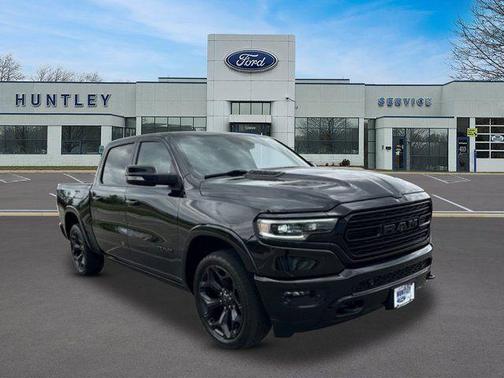 Diamond Black Crystal Pearlcoat 2021 RAM 1500 Limited